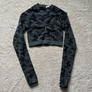 Gym Shark Workout Crop Top Black Camo